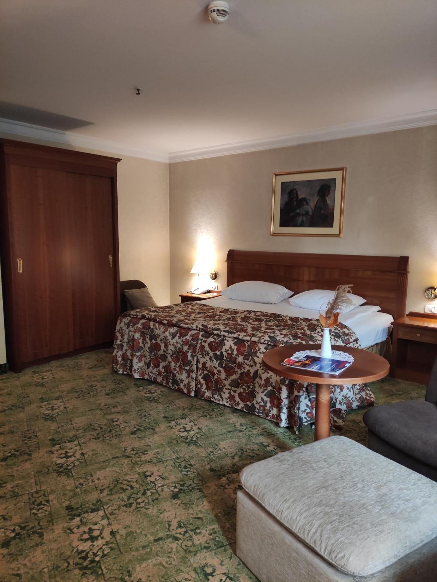 Best Western Hotel Turist Skopje Ngoại thất bức ảnh