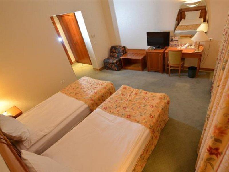 Best Western Hotel Turist Skopje Ngoại thất bức ảnh