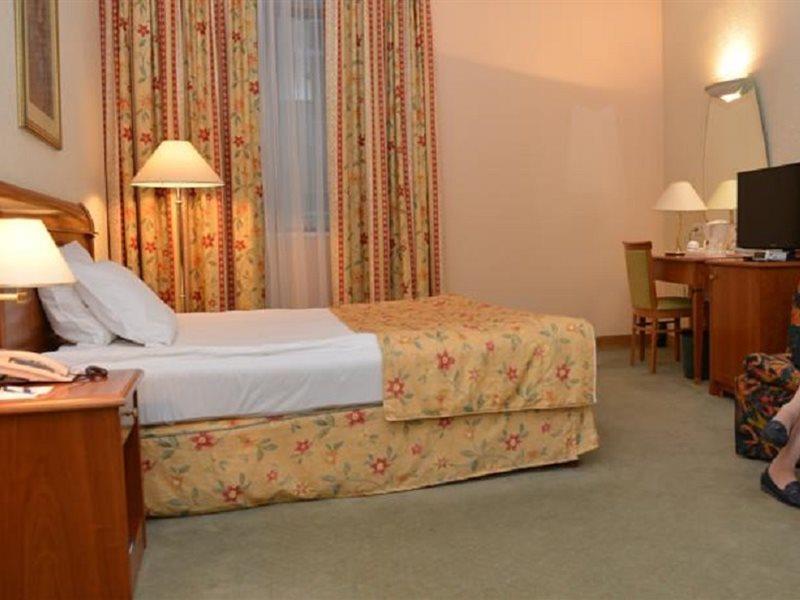 Best Western Hotel Turist Skopje Ngoại thất bức ảnh